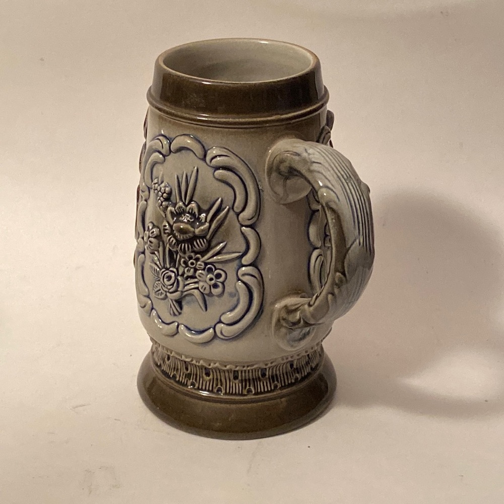 Original King Austria 702 1/2 Beer Stein Hand Painted-Hand Made Gold Gild